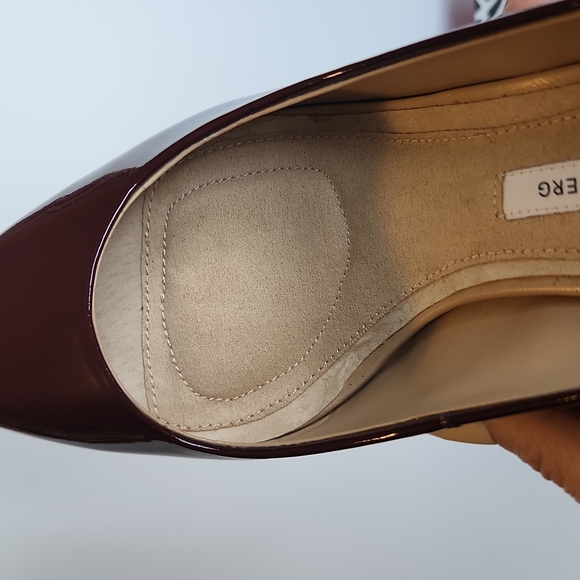 Diane Von Furstenberg bordeaux patent leather pumps - Picture 14 of 17